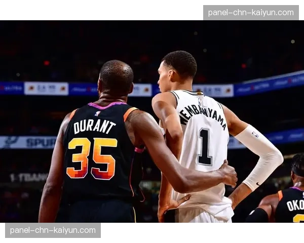 深度解析：马刺队文班亚马作为策应中锋，如何提升球队前场触球转化得分率。