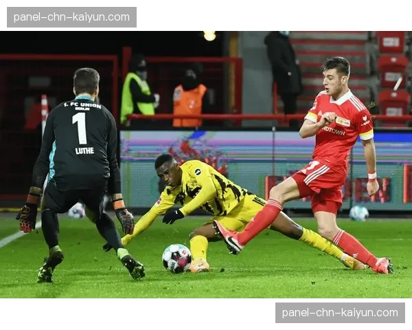 深度分析:为何本赛季德甲中下游球队更依赖高球传中进攻 深度分析:为何本赛季德甲中下游球队更依赖高球传中进攻